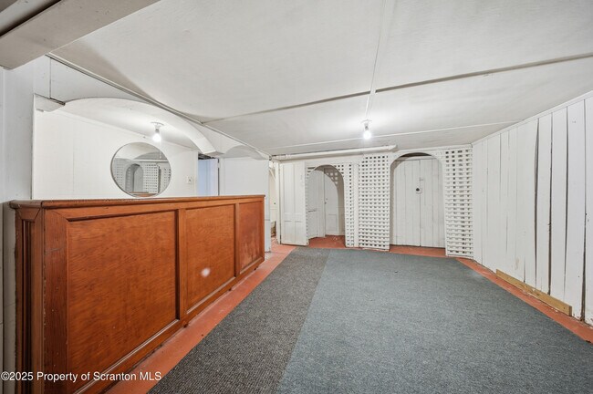 Building Photo - 612 Philo St