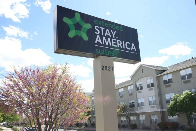 Building Photo - Furnished Studio-Albuquerque - Rio Rancho Blvd.