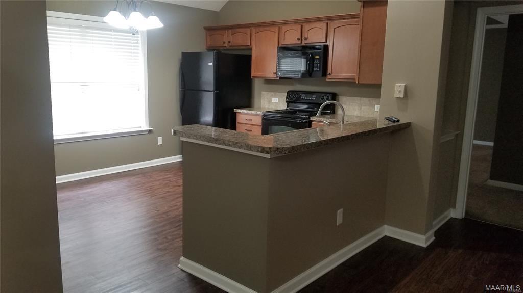 Building Photo - 9001 Saw Tooth Loop