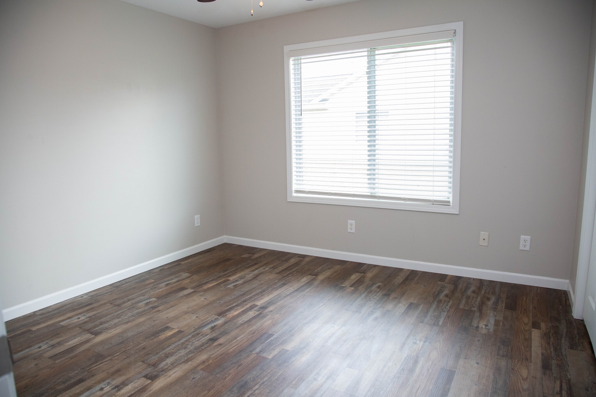 Building Photo - 2270 Fawn View Dr