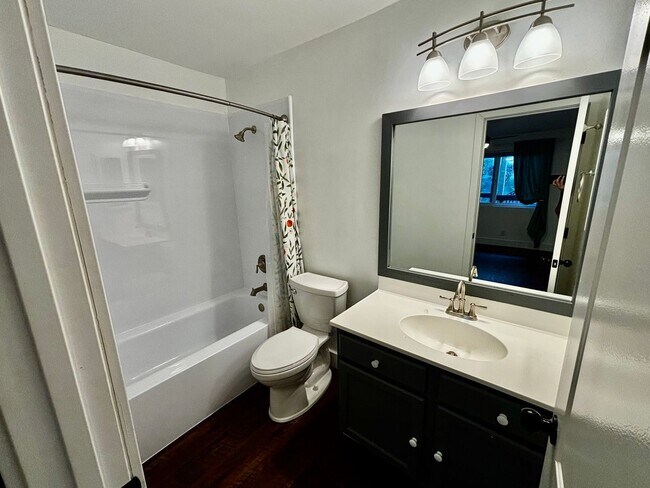 Building Photo - Beautiful 2 bed 2 bath Condo Located in North Park