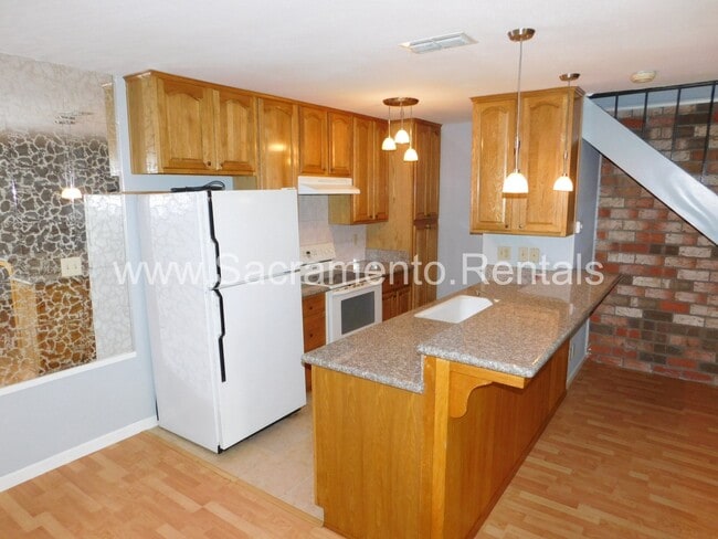 Building Photo - Spacious 2bd/1ba Foothill Farms Area Condo