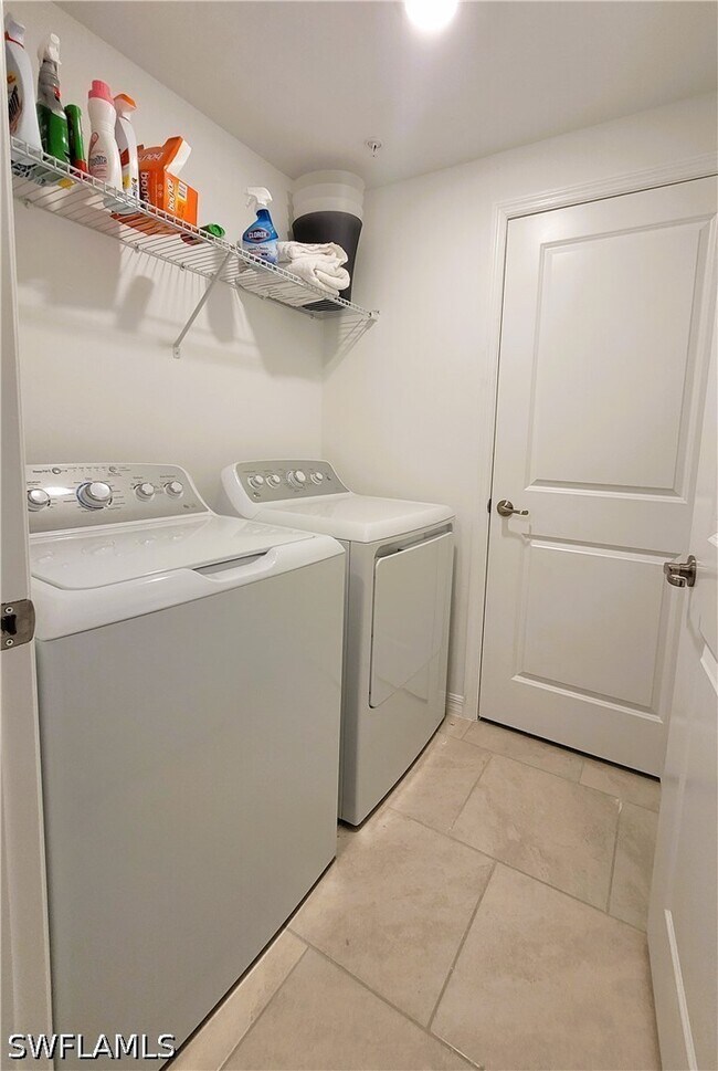 Building Photo - 6044 Ellerston Wy