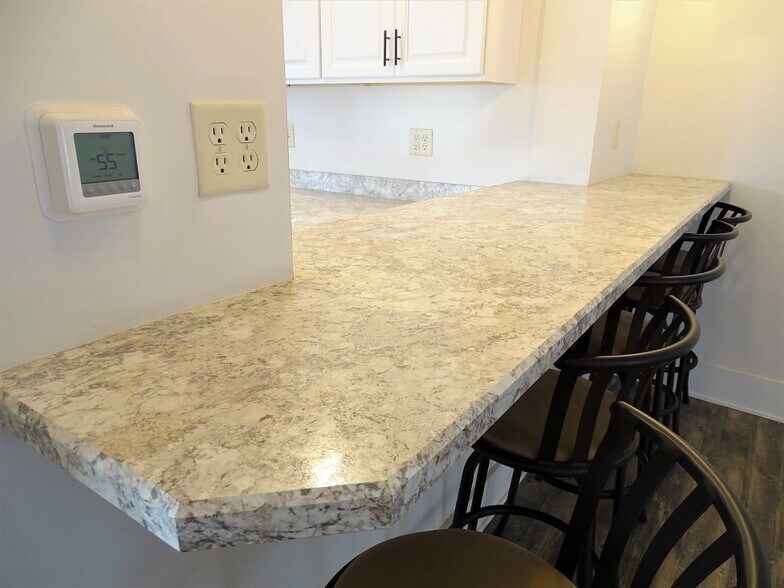 Building Photo - 783 E Main St