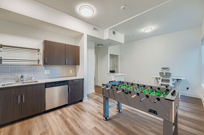 Building Photo - Turnkey 2 BDR Condo in the Heart of Boulder