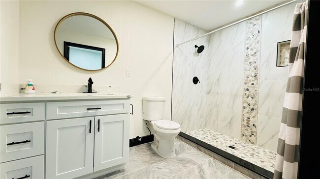 Building Photo - 7017 S Sandhurst Dr