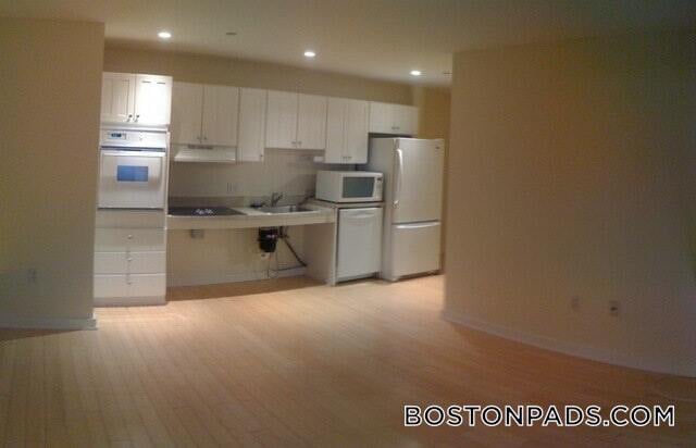 Building Photo - 40 Boylston St