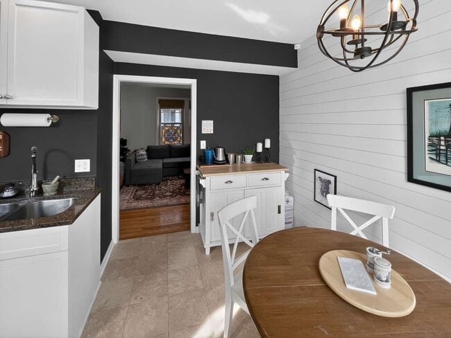 Building Photo - 7316 N Honore St