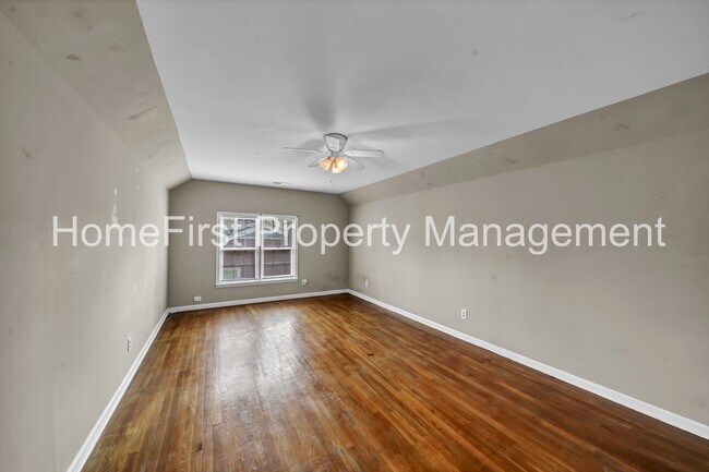 Building Photo - 105 Meadowlark Dr
