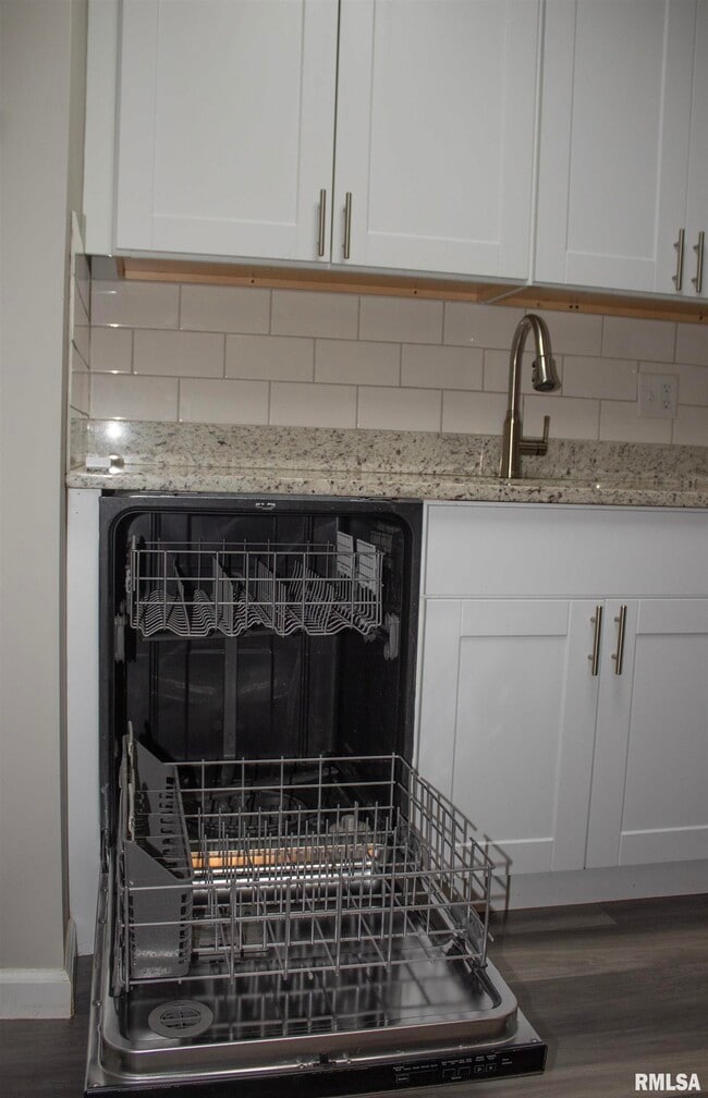 Building Photo - 2539 W Monroe St