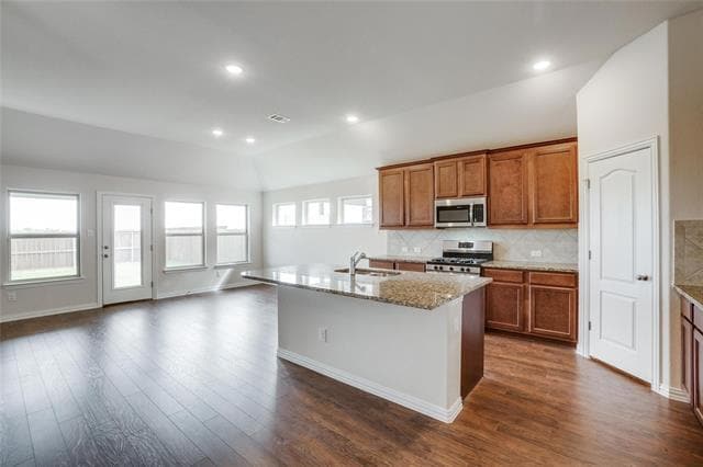 Building Photo - 16625 Hidden Cove Dr