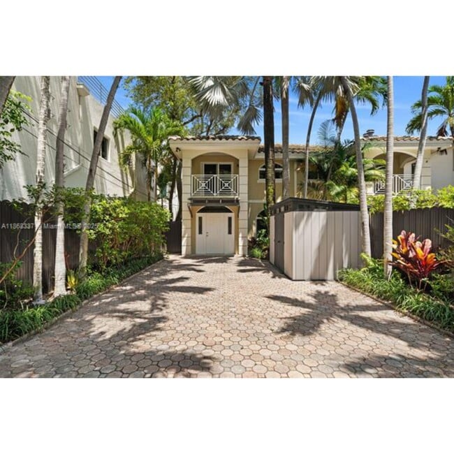 Building Photo - 3143 Day Ave