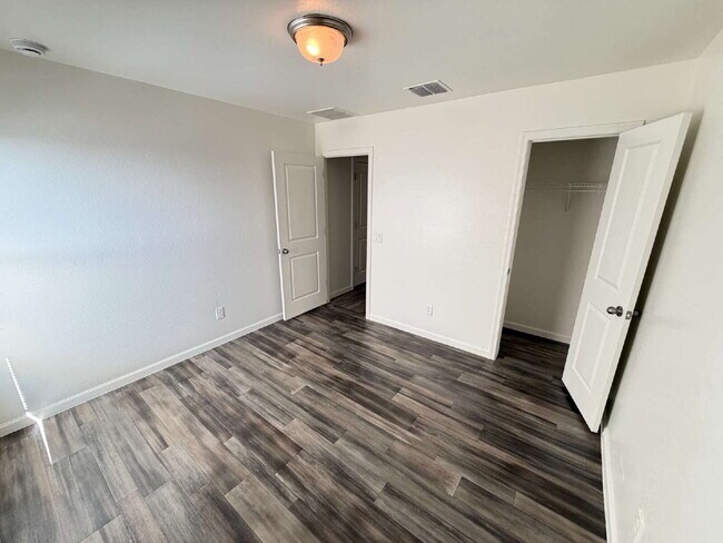 Building Photo - Beautiful 4-Bed, 2-Bath Home in Casa Grande!