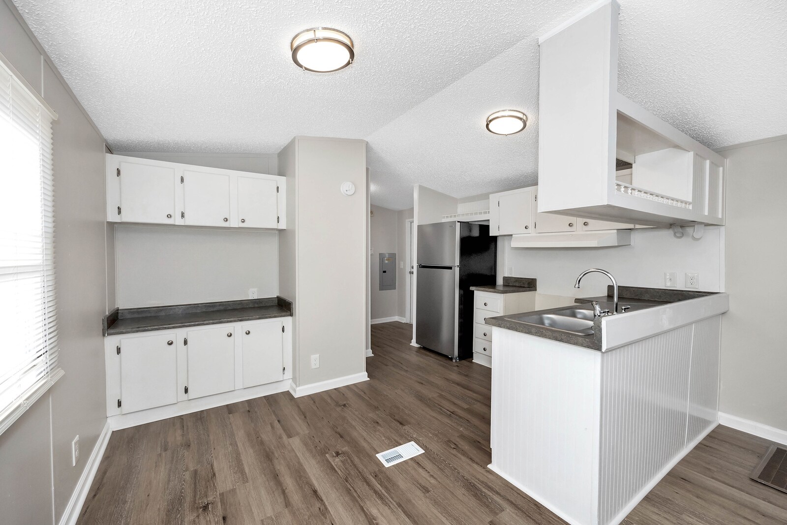 Building Photo - 415 W Limestone Rd