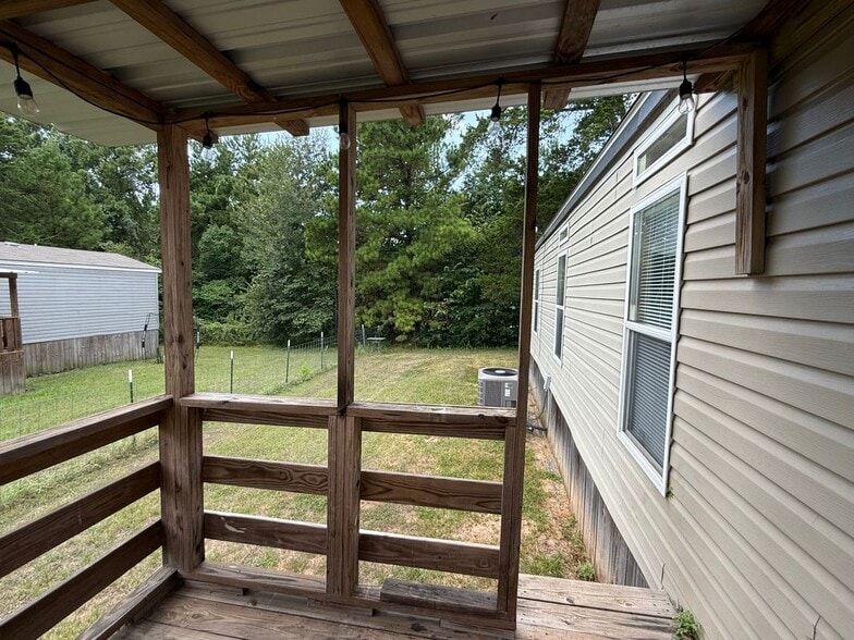 Building Photo - 10161 Pollard Rd