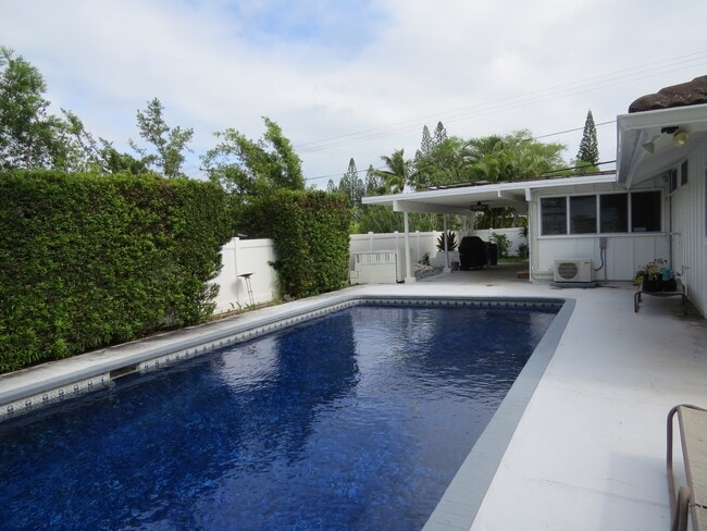 Building Photo - 1063 Kamahele St