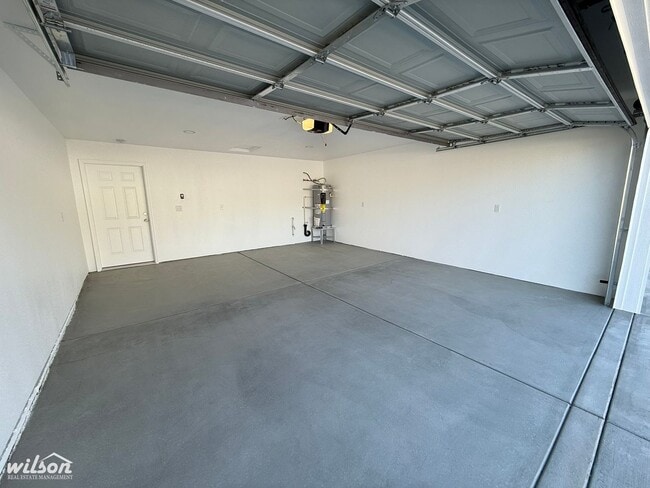 Building Photo - 2503-2505 S 47th Ave