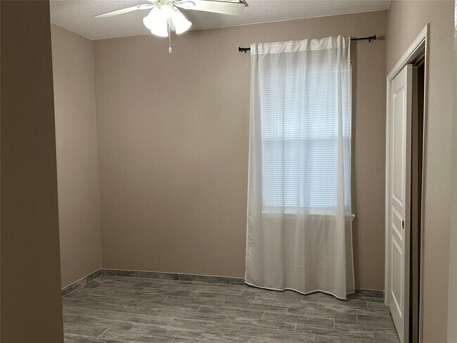 Building Photo - 164 S Holly Laurel Cir