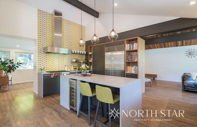 Building Photo - Perfectly located Lake Oswego Mid-century Modern Home with Lake Rights