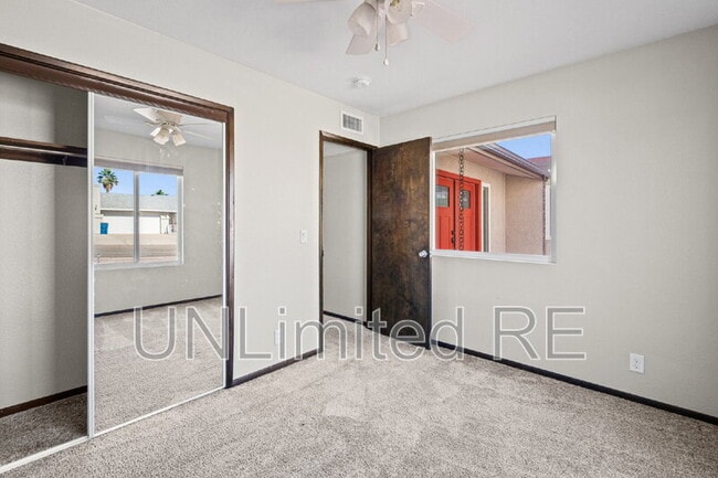 Building Photo - 2960 Star Dr