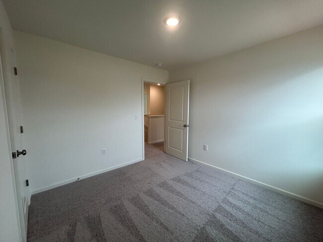 Building Photo - 724 Ironwood Ct