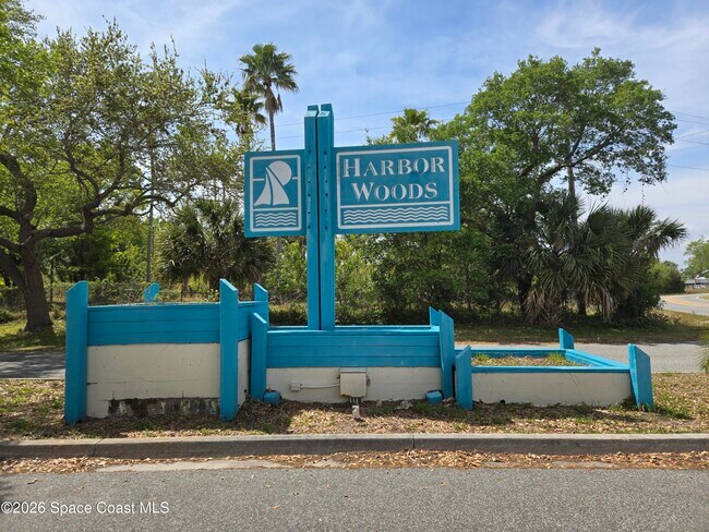 Building Photo - 515 Landings Way