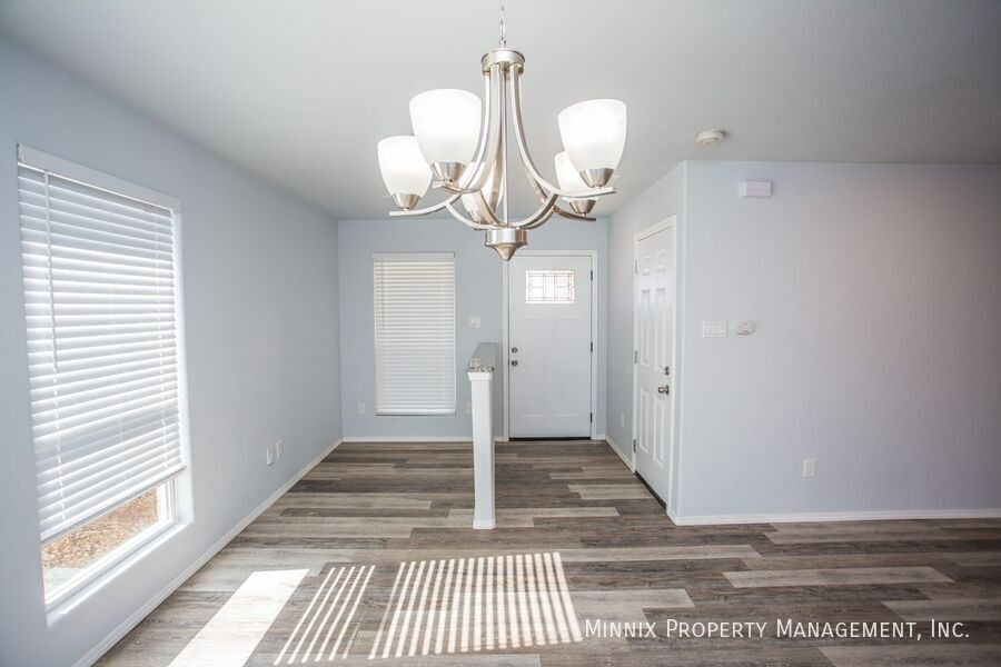 Building Photo - 1302 N Dover Ave