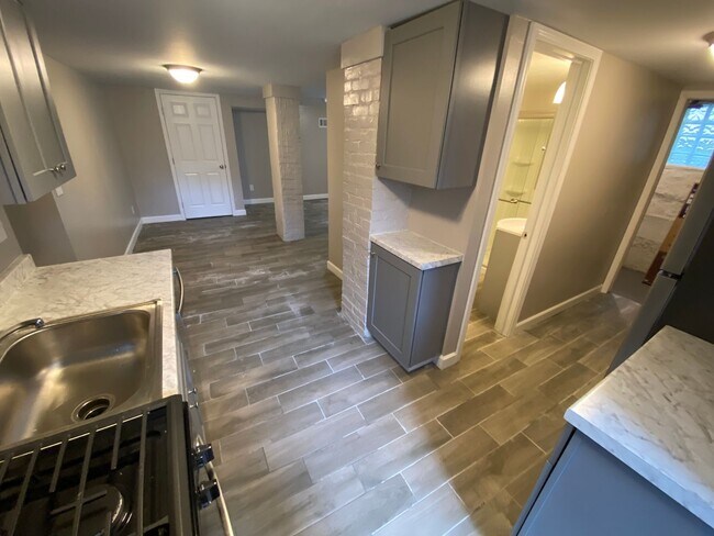 Building Photo - 426 E 15th Ave