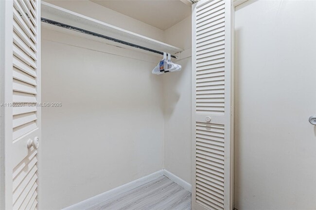 Building Photo - 1000 West Ave