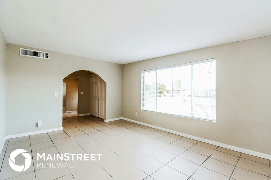 Building Photo - 333 Inez Dr