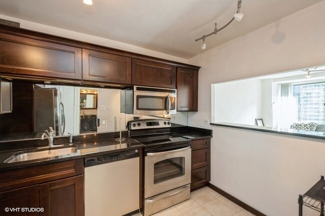 Building Photo - 211 E Ohio St