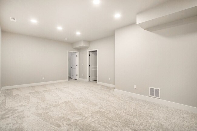 Building Photo - Stunning Home Built in 2022