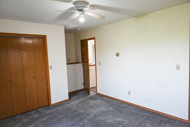Building Photo - 916 Montana St