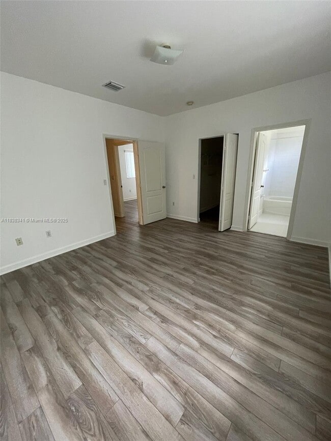 Building Photo - 14888 SW 9th Ln