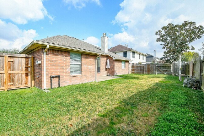 Building Photo - 5104 Big Spring Dr