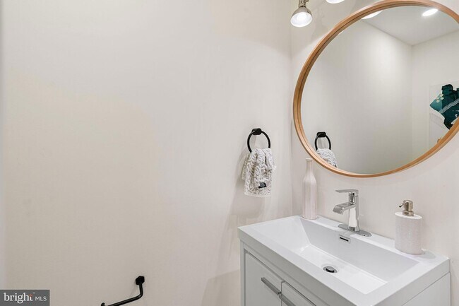 Building Photo - 2231 Earp St