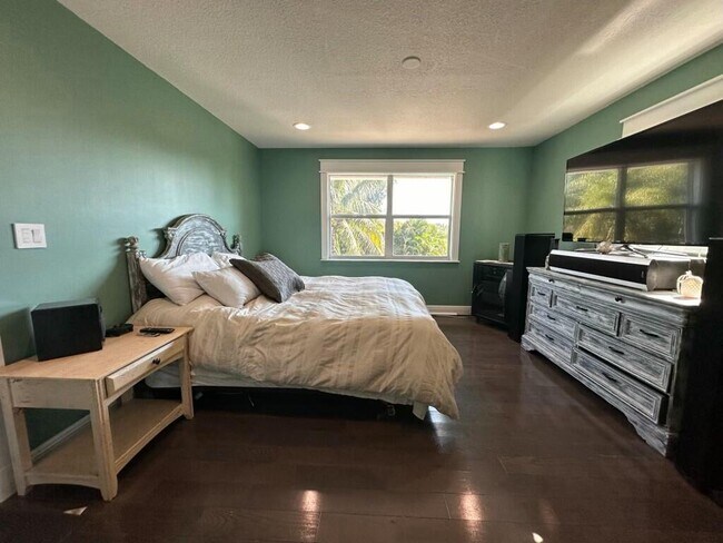 Building Photo - 4332 145th Ave N