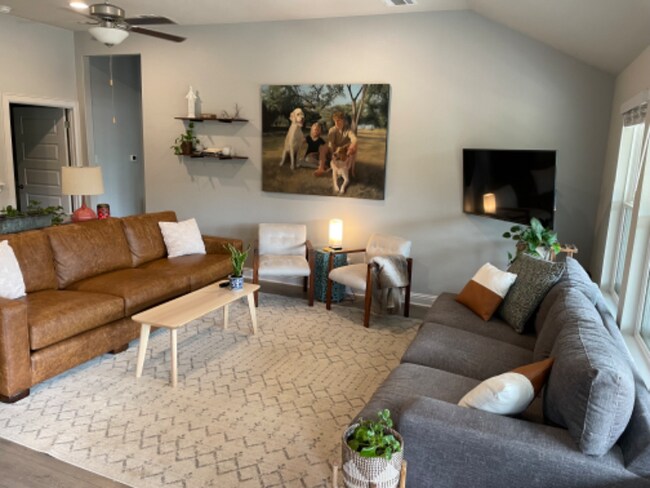 Building Photo - 21413 Highland Lake Dr