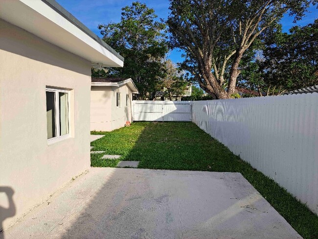 Building Photo - 21900 Cutler Bay