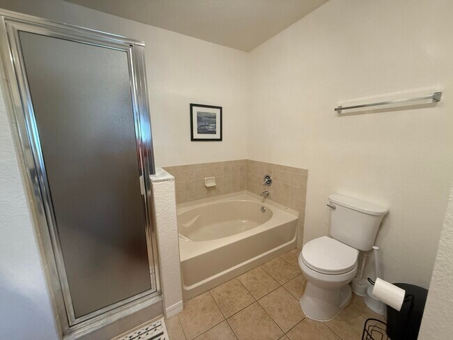 Building Photo - 156 SW Peacock Blvd