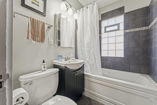 Building Photo - 1319 N 55th St