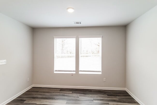 Building Photo - 238 Sunbury Way