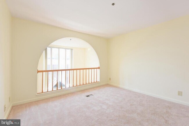 Building Photo - 115 N Lee St