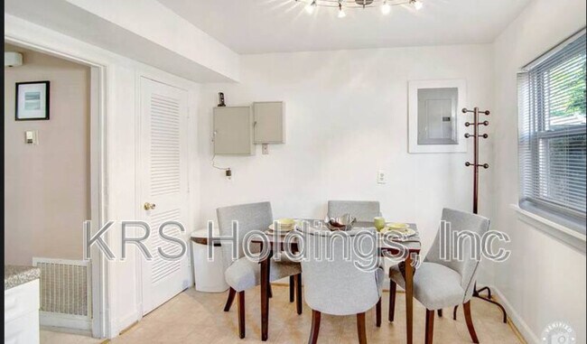 Building Photo - 5238 Goolsby Ct