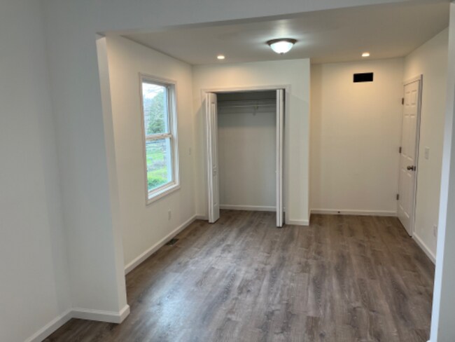 Building Photo - 1177 Lisbon St