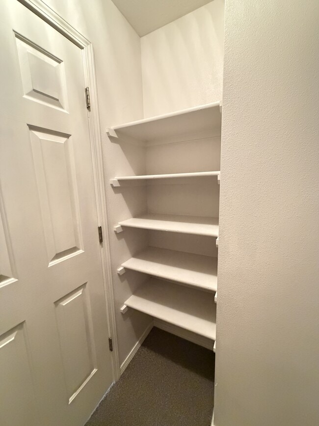 Building Photo - 2067 S Linda Vista Ave