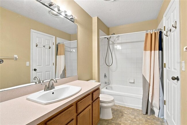 Building Photo - 13710 Forest Lake Dr