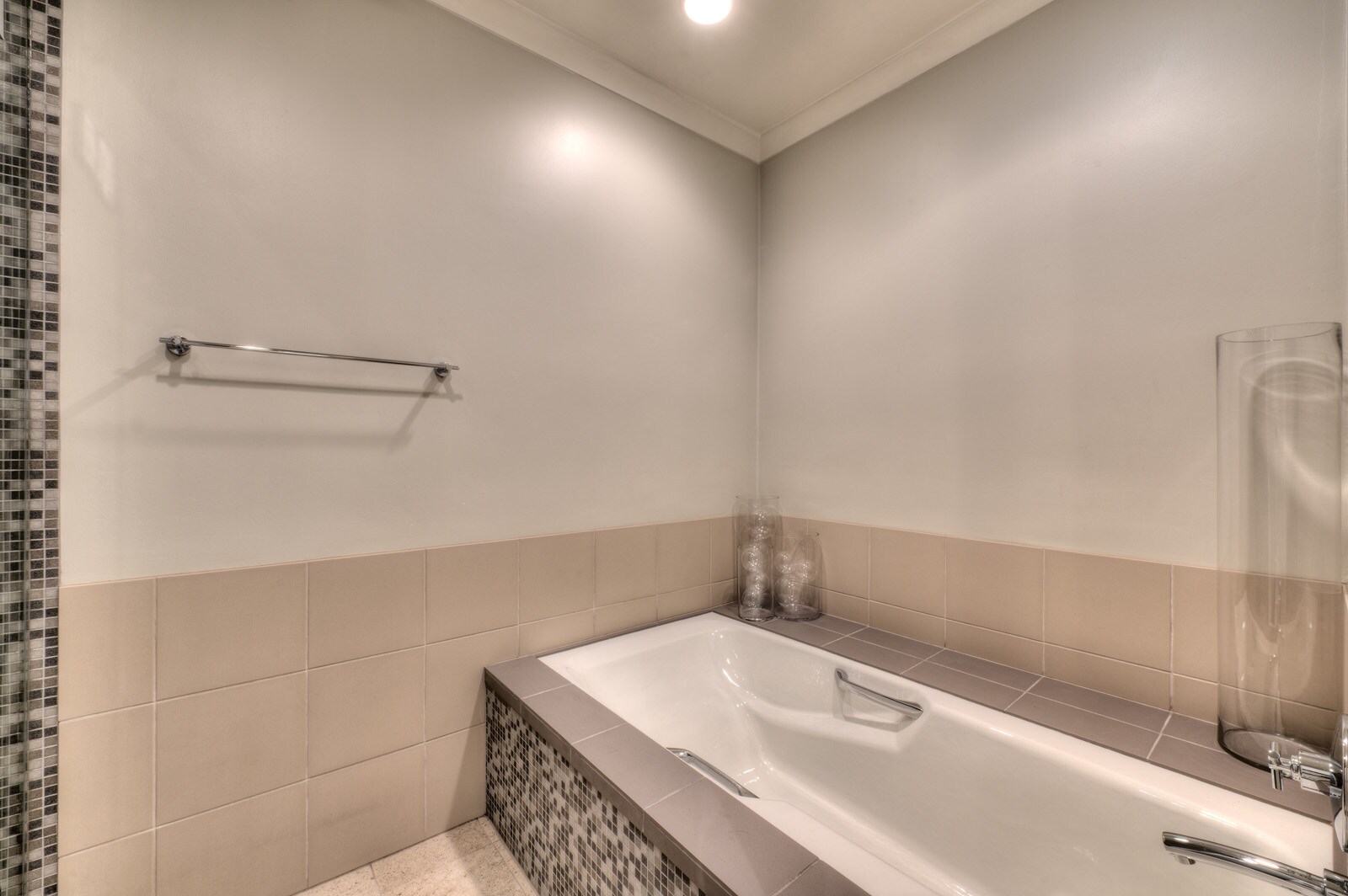 Building Photo - 2663 Centinela Ave