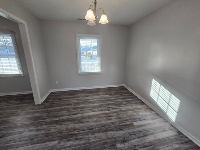 Building Photo - 1091 Pleasant Oak Dr