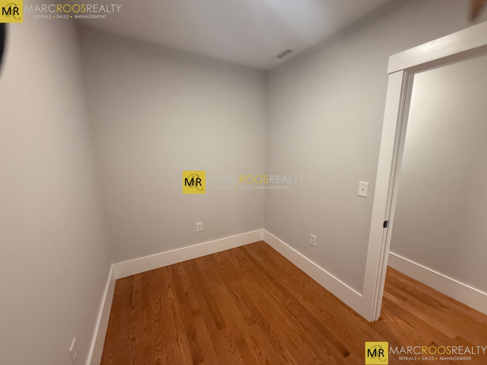 Building Photo - 118 Marginal St